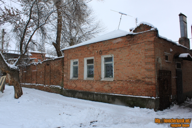 Новочеркасск: Улица Красноармейская, 3