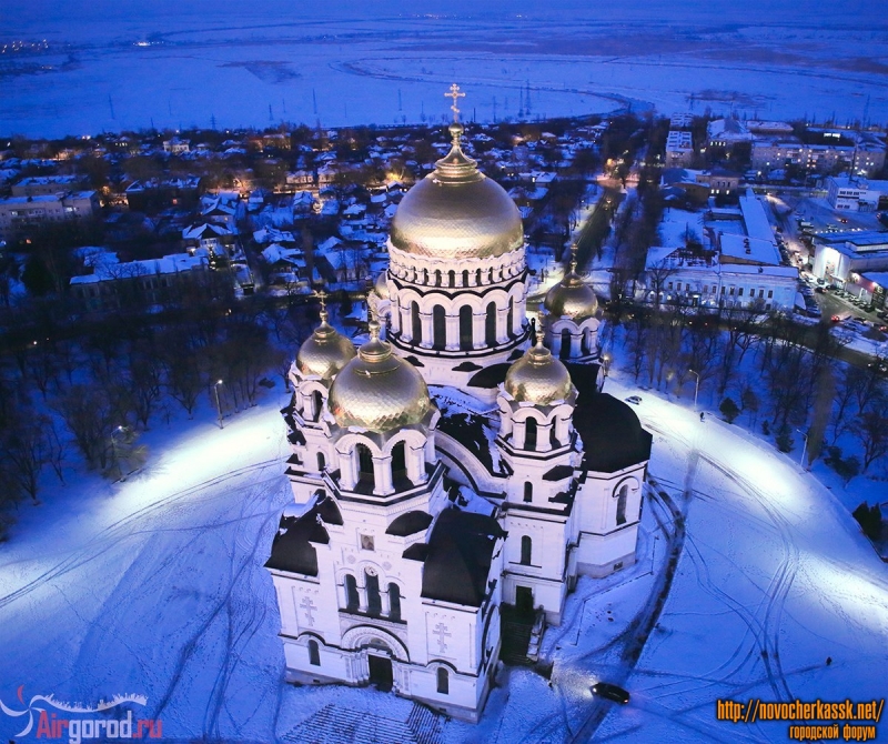 Новочеркасск: Собор в Новочеркасске вечером с воздуха