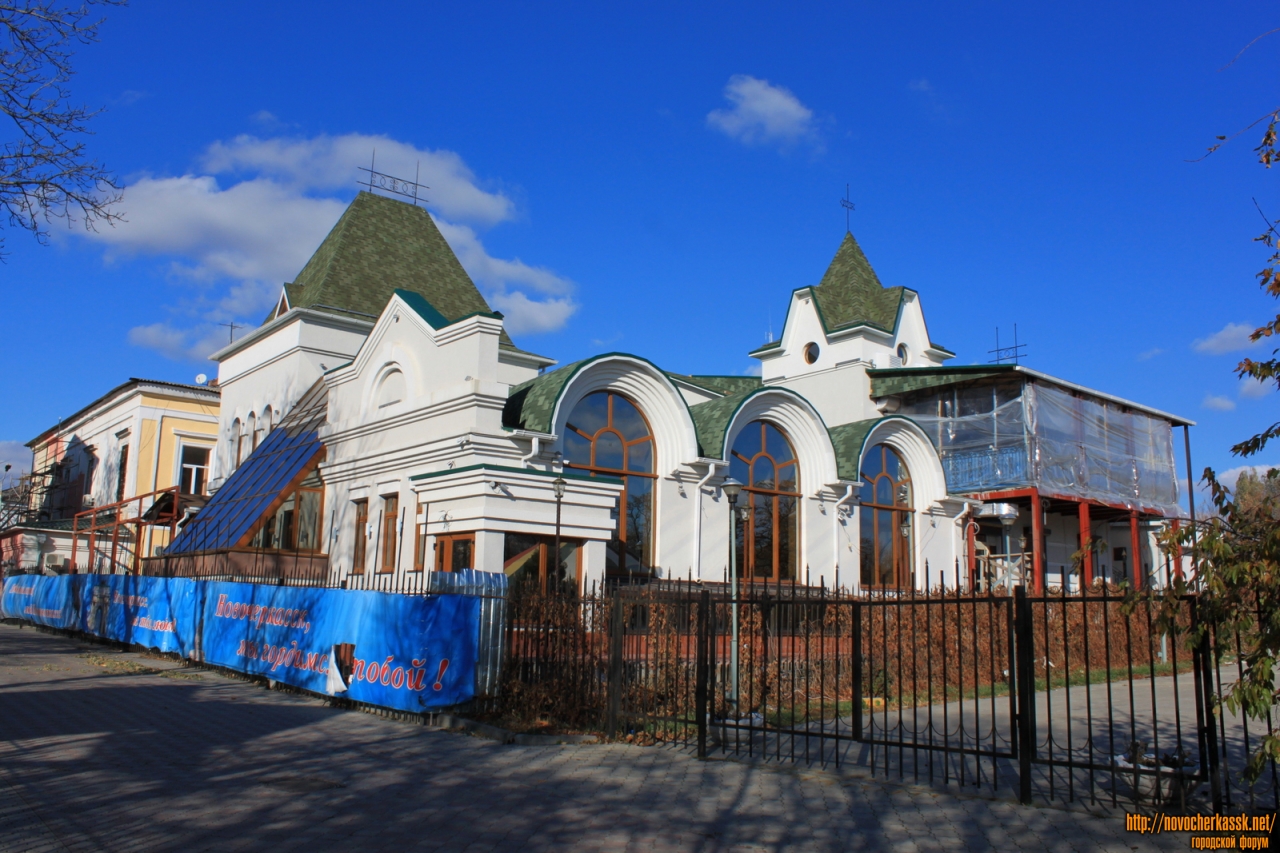 Новочеркасск: Гостиничный комплекс в Александровском парке