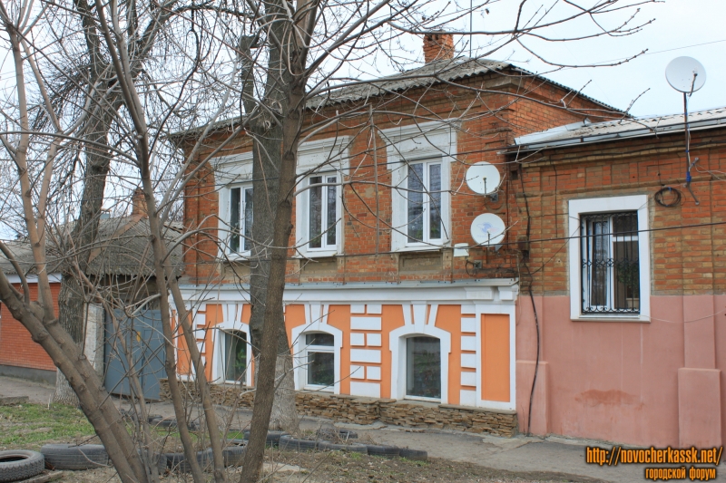 Новочеркасск: Улица Фрунзе, 72
