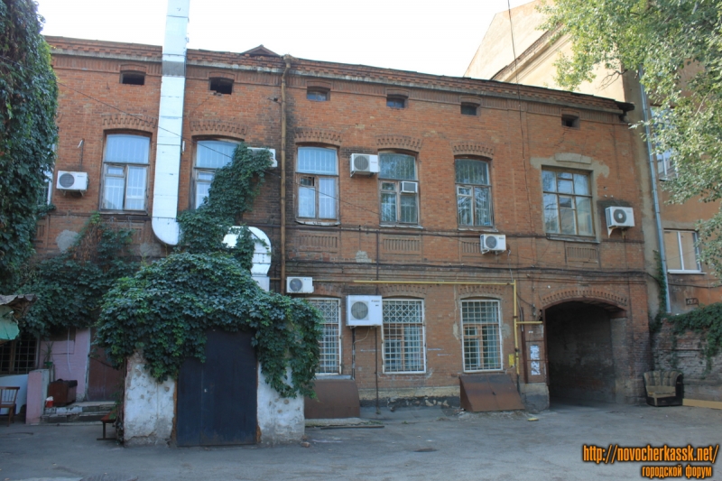 Новочеркасск: Платовский проспект, 94. Вид со двора