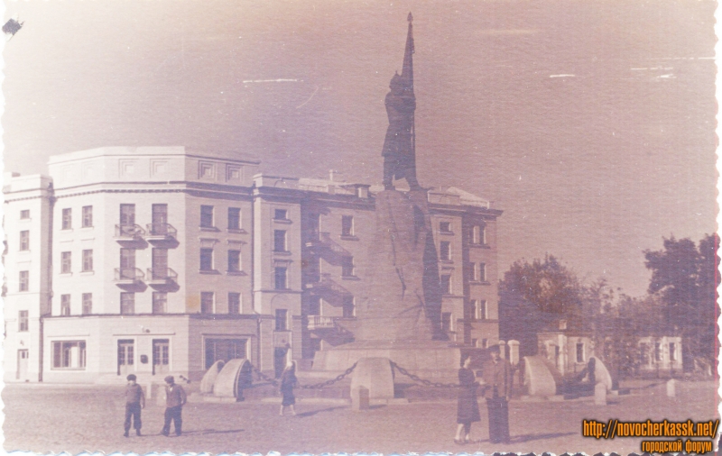 Новочеркасск: Памятник Ермаку