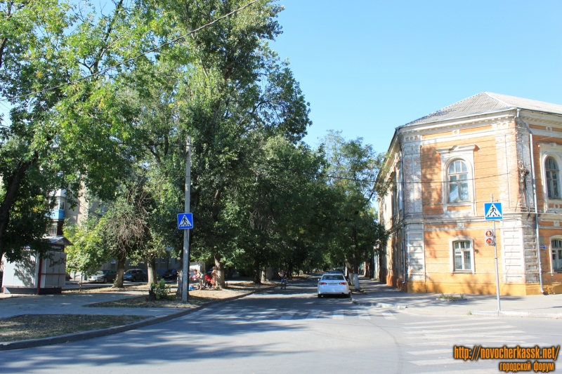 Новочеркасск: Улица Комитетская. Вид от проспекта Ермака