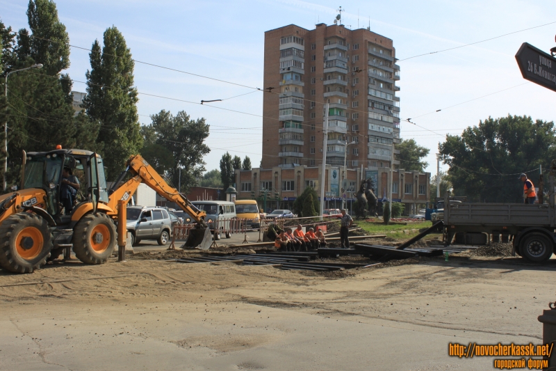 Новочеркасск: Замена трамвайного полотна на площади Юбилейной