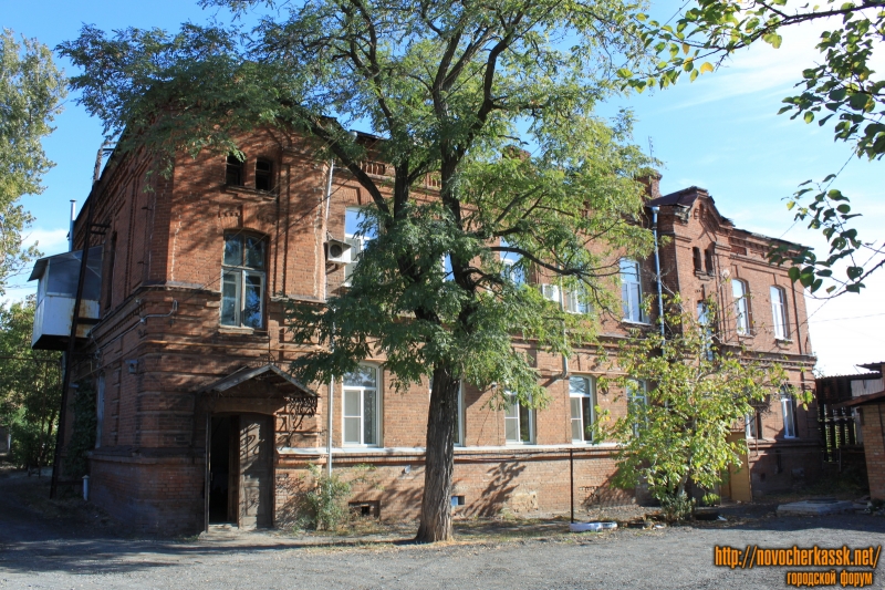 Новочеркасск: Дом по проспекту Ермака, 5