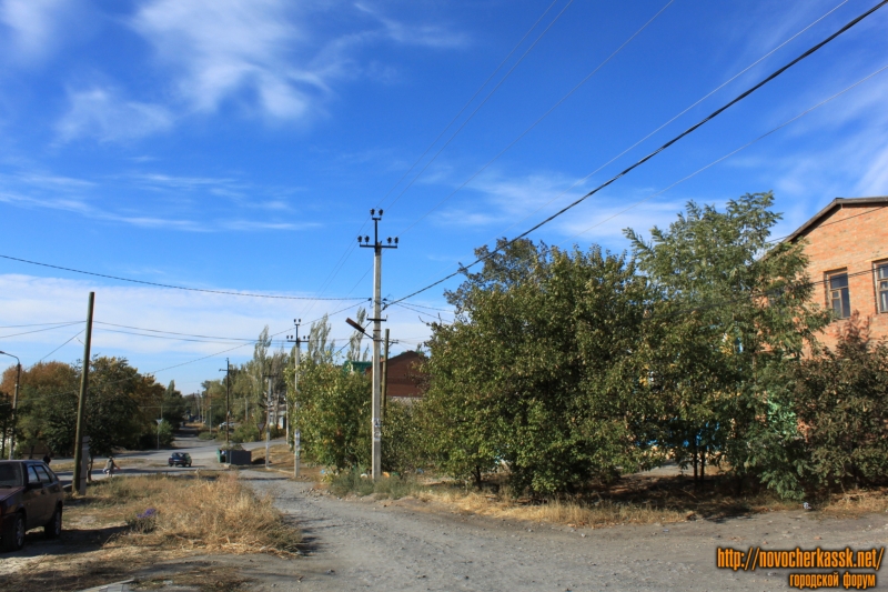 Новочеркасск: Вид улицы Кавказской в сторону проспекта Ермака