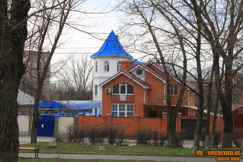 Новочеркасск: Площадь Чапаева, 8