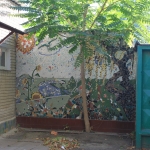 Мозаика во дворе музея Калмыкова