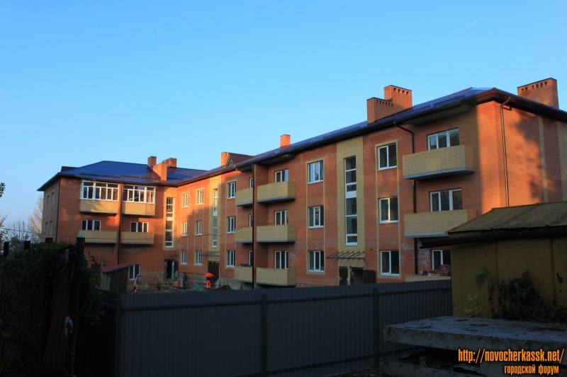 Новочеркасск: Новый дом на улице Буденновской, 133