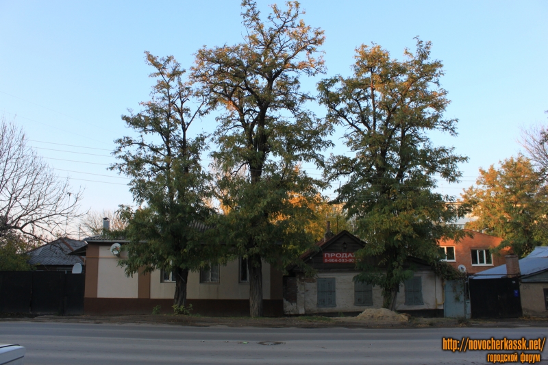 Новочеркасск: Улица Буденновкая, 136, 138