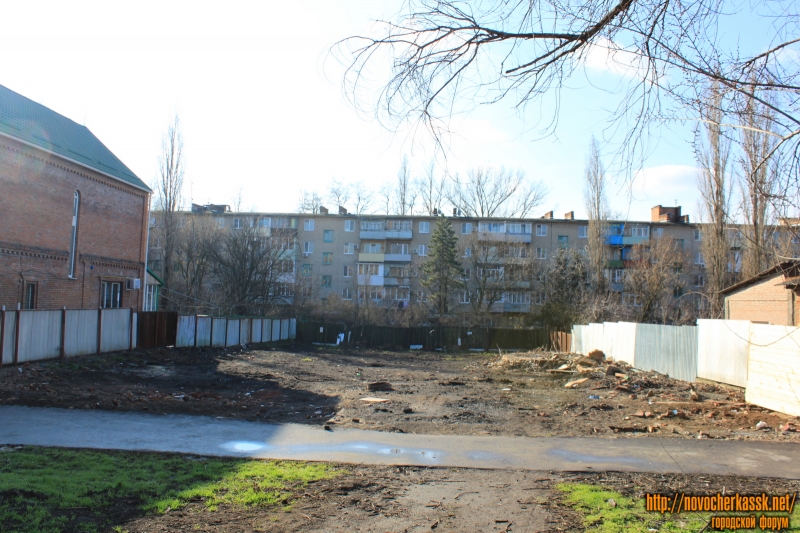 Новочеркасск: Улица Бакунина, 85