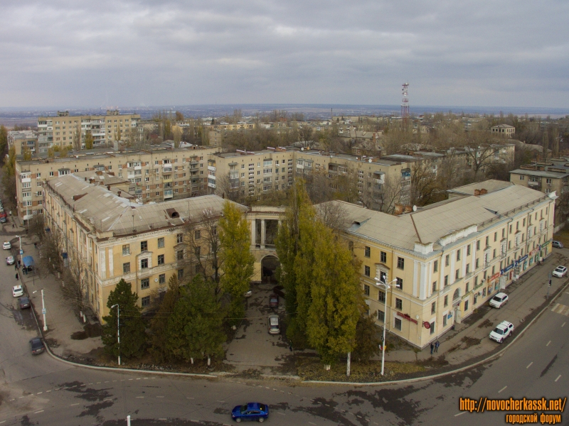 Новочеркасск: Общежитие НИМИ на площади Юбилейной