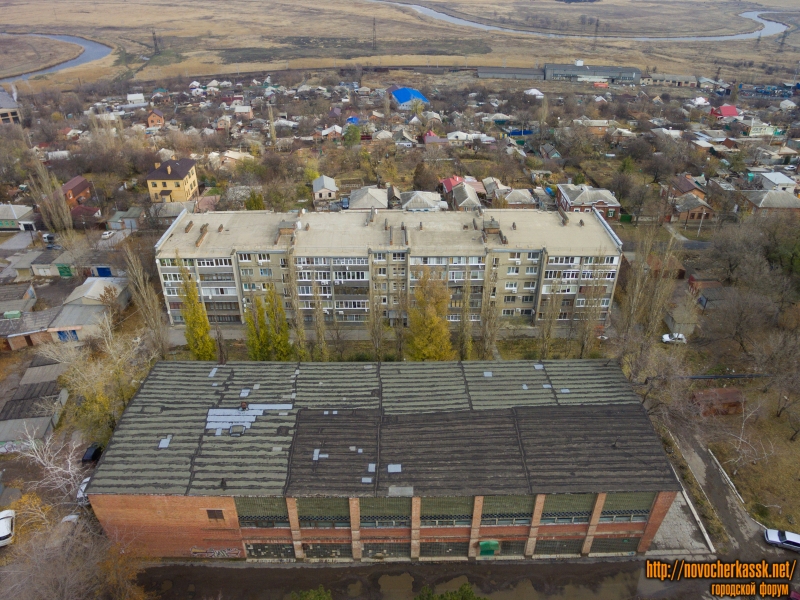 Новочеркасск: Спорткомплекс и переулок Комсомольский, 25А
