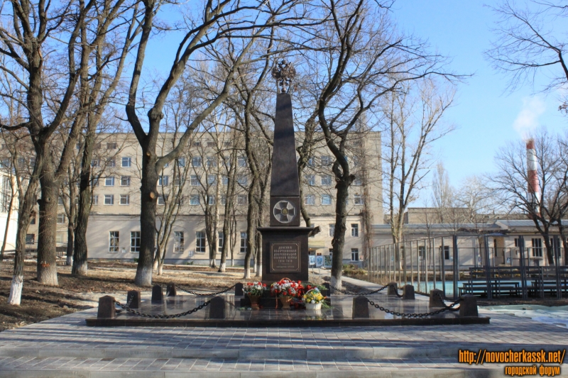 Новочеркасск: Памятник донским политехникам, добровольцам Первой Мировой войны 1914-1918 года. Установлен в ноябре 2015 года
