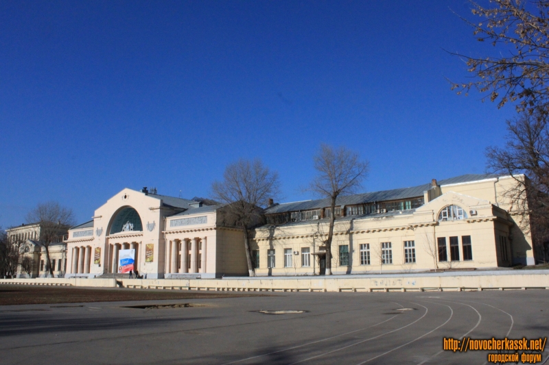 Новочеркасск: Здание энергетического и электромеханического факультетов ЮРГПУ (НПИ)