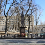 Памятник донским политехникам, добровольцам Первой Мировой войны 1914-1918 года. Установлен в ноябре 2015 года