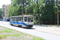 Трамвай на улице Богдана Хмельницкого