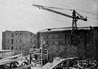Строительство общежитий для студентов инженерно-мелиоративного института на Зеленой улице. Июнь 1954 года