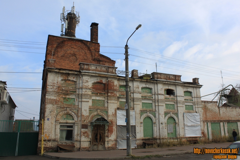 Новочеркасск: Здание пивзавода. Улица Фрунзе, 100