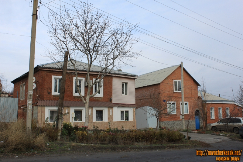 Новочеркасск: Улица Кавказская, 14, 16
