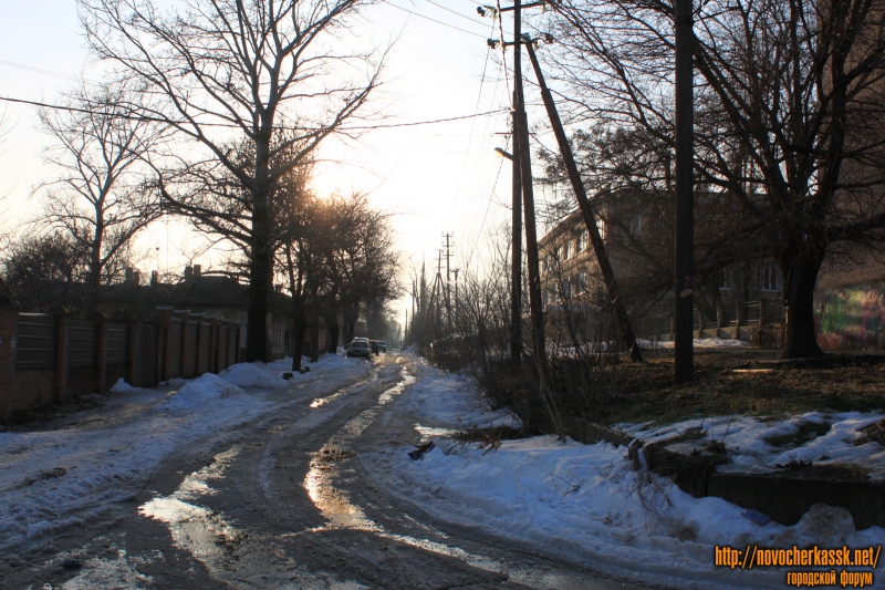 Новочеркасск: Бакунина. Вид с ул. Богдана Хмельницкого