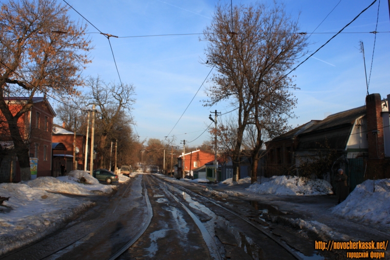 Новочеркасск: Бакунина. Вид с улицы Богдана Хмельницкого