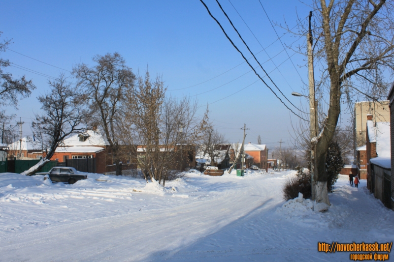 Новочеркасск: Улица Ларина в сторону Щорса