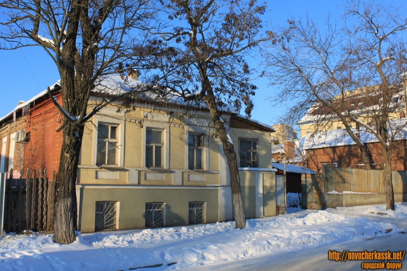 Новочеркасск: Улица Красноармейская, 34