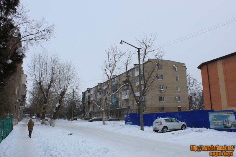 Новочеркасск: Вид улицы Свободы. Дом справа - улица Спортивная, 29