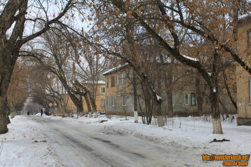 Новочеркасск: Улица Толбухина. Дома 6 и 8