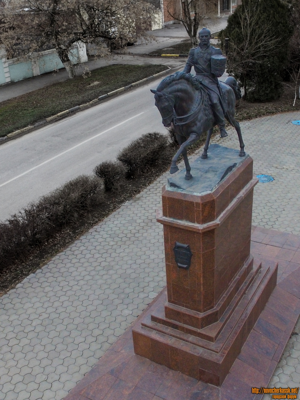 Новочеркасск: Памятник Атаману Платову перед собором