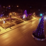 Площадь перед памятником Платову и новогодняя ёлка