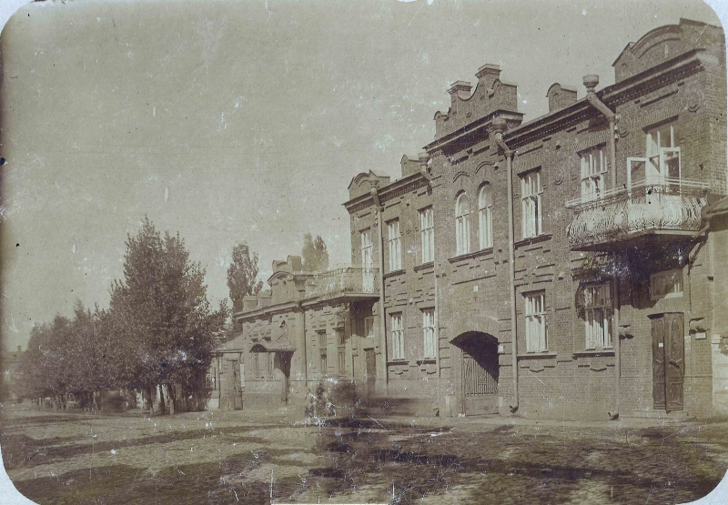 Новочеркасск: Улица Горбатая, 48