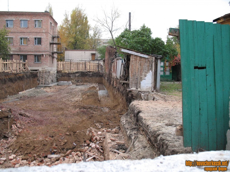 Новочеркасск: Строительство на Шумакова, 17