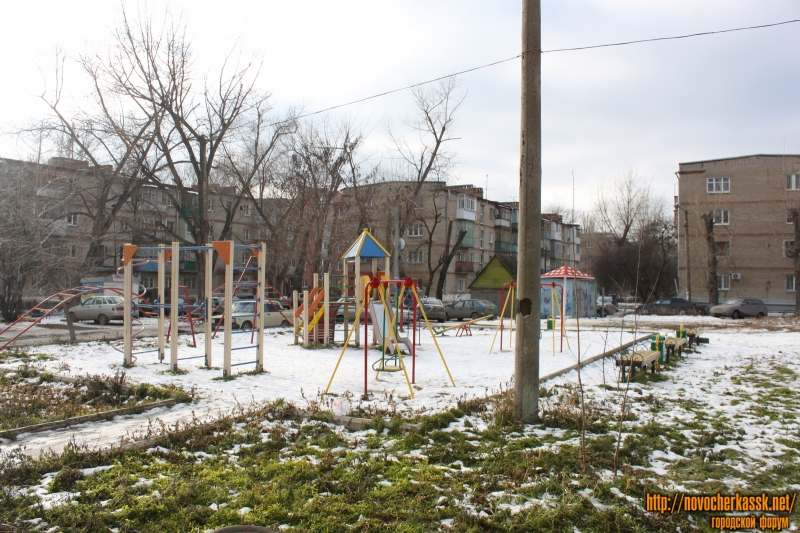 Новочеркасск: Детская площадка на Черёмушках
