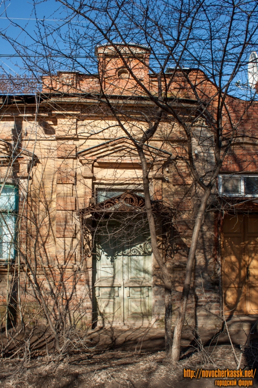 Новочеркасск: Улица Просвещения, 88. Вход