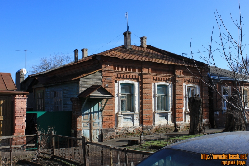 Новочеркасск: Улица Шумакова, 18