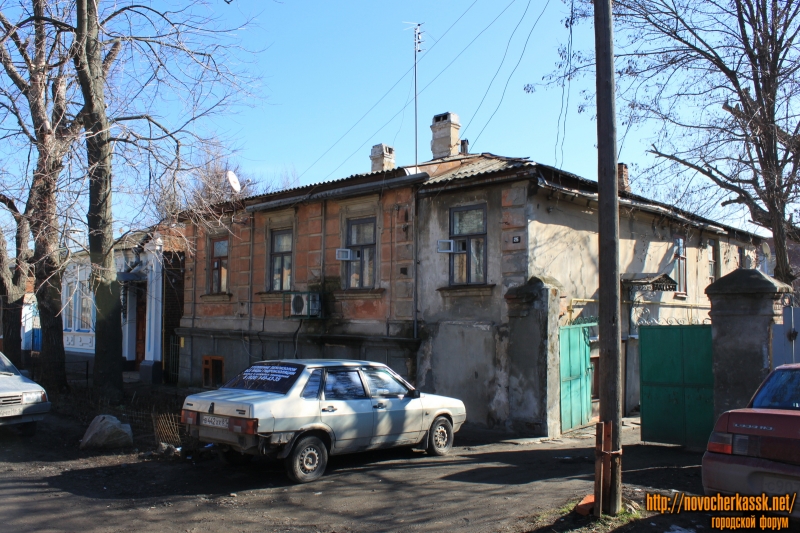 Новочеркасск: Улица Шумакова, 25