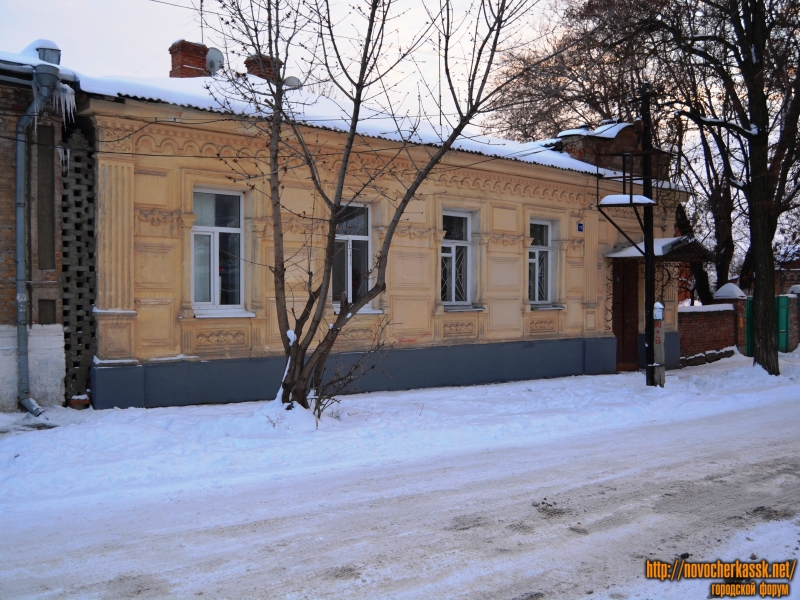 Новочеркасск: Дом по ул. Бакунина 11
