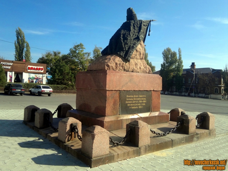 Новочеркасск: Памятник Якову Петровичу Бакланову