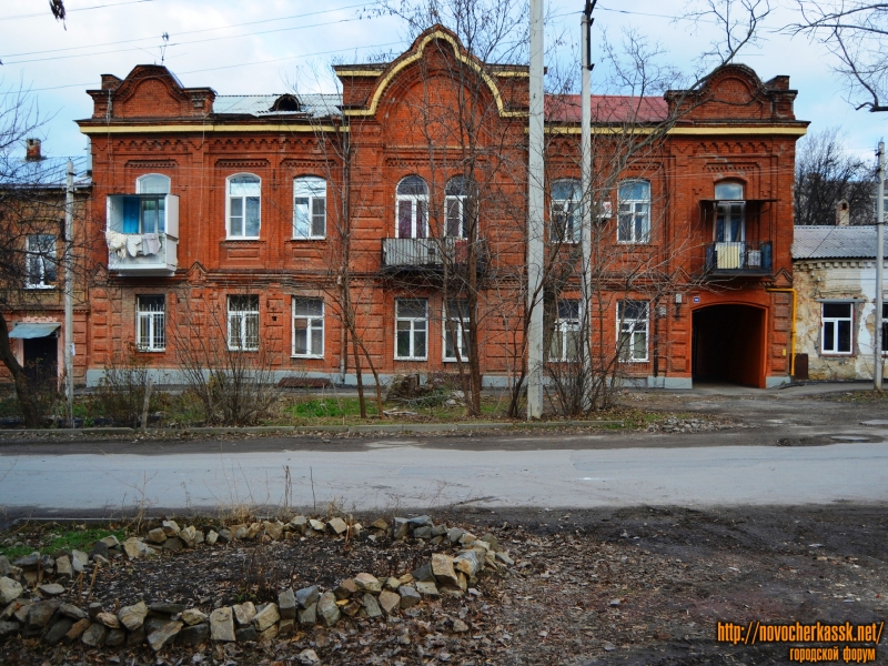 Новочеркасск: Дом по ул. Богдана Хмельницкого 66