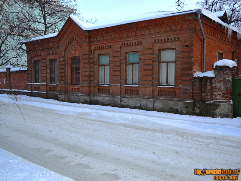 Новочеркасск: Дом по ул. Просвещения 129