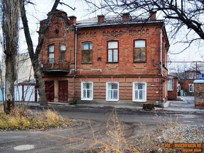 Новочеркасск: Дом по ул. Бакунина 61