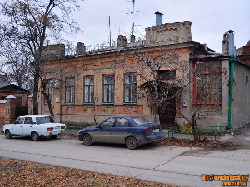 Новочеркасск: Дом по ул. Александровской 100