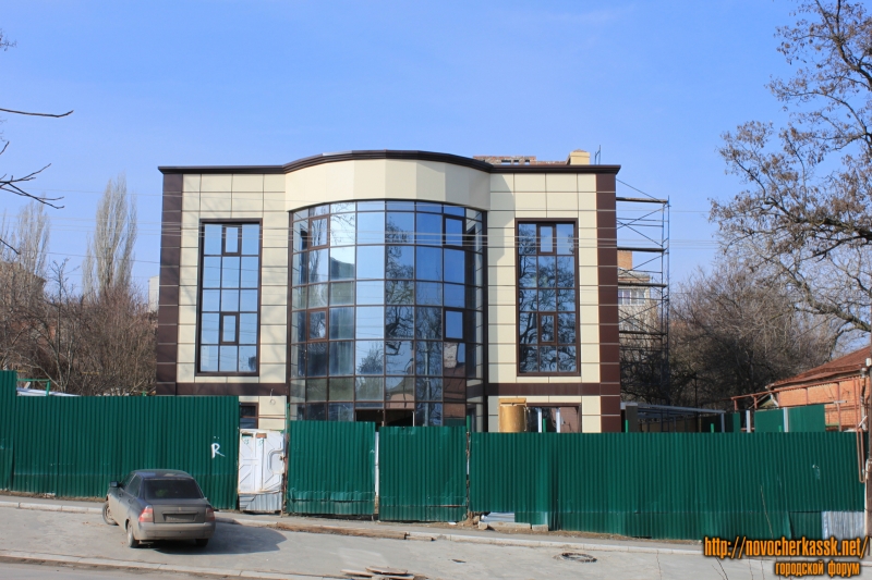 Новочеркасск: Стройка на улице Ленгника, 17