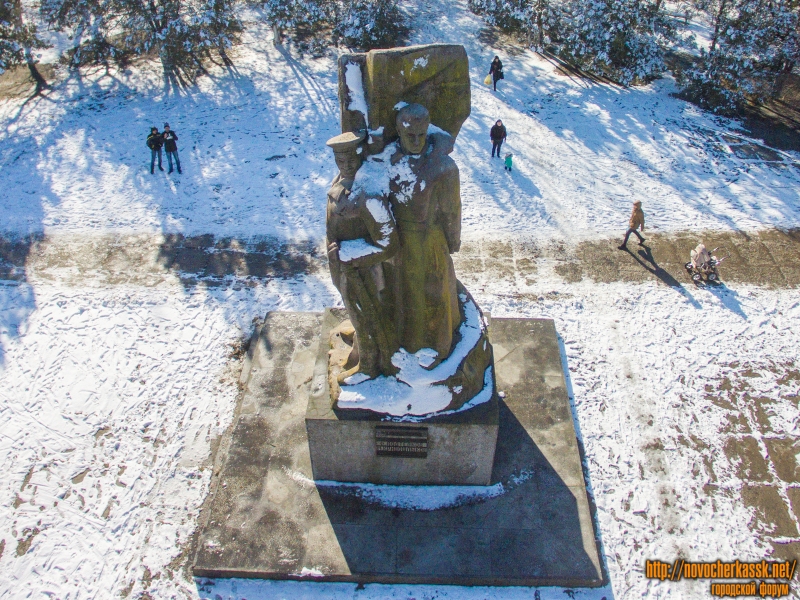 Новочеркасск: Памятник Подтёлкову и Кривошлыкову
