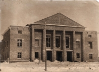 Строительство дома культуры на посёлке Октябрьском. 1954 год
