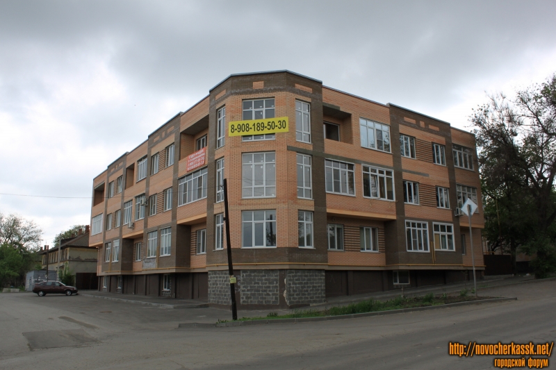 Новочеркасск: Дом на углу 26 Бакинских Комиссаров и Щорса