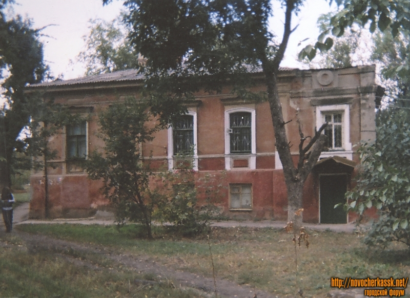 Новочеркасск: Фрунзе, 2/38. Вид с Платовского