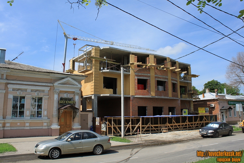 Новочеркасск: Строительство на проспекте Ермака, 95